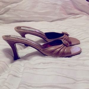 Adorable Steve Madden pumps